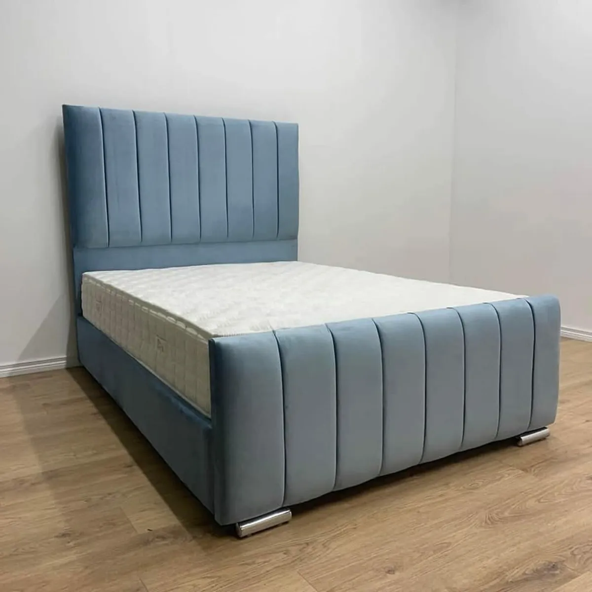 " Queen Size Beds With Orthopaedics Spring metres" - Image 4