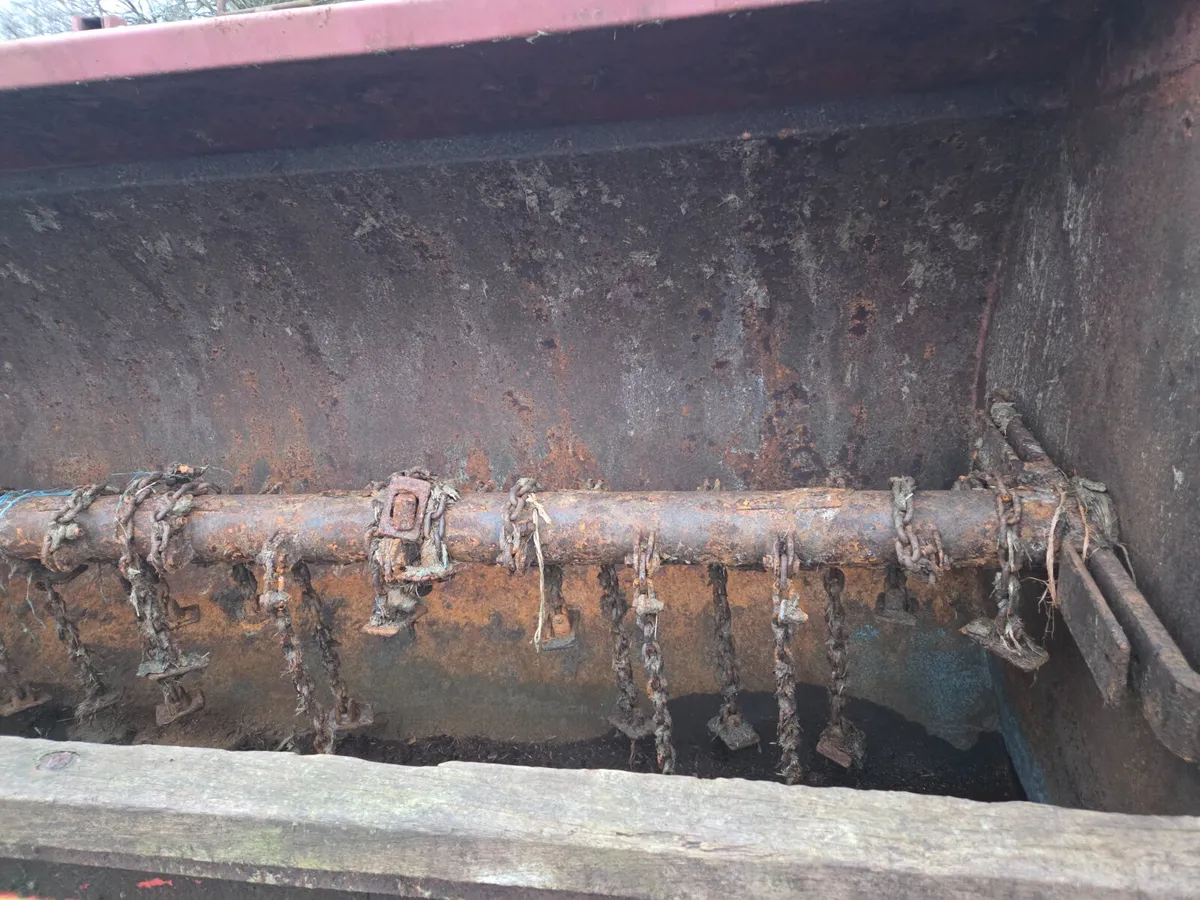 Conor 6 Cubic yard Side Spreader - Image 3