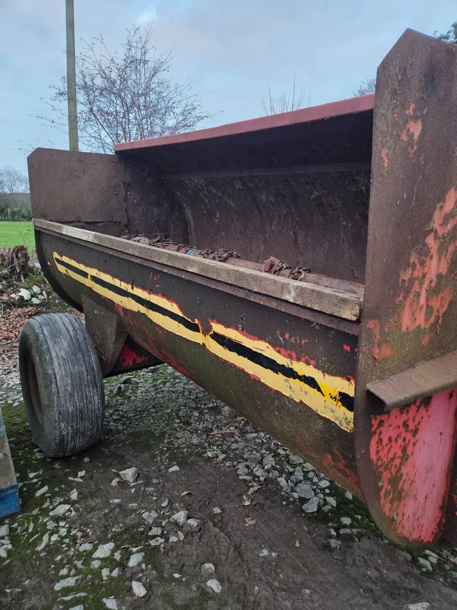Conor 6 Cubic yard Side Spreader - Image 2