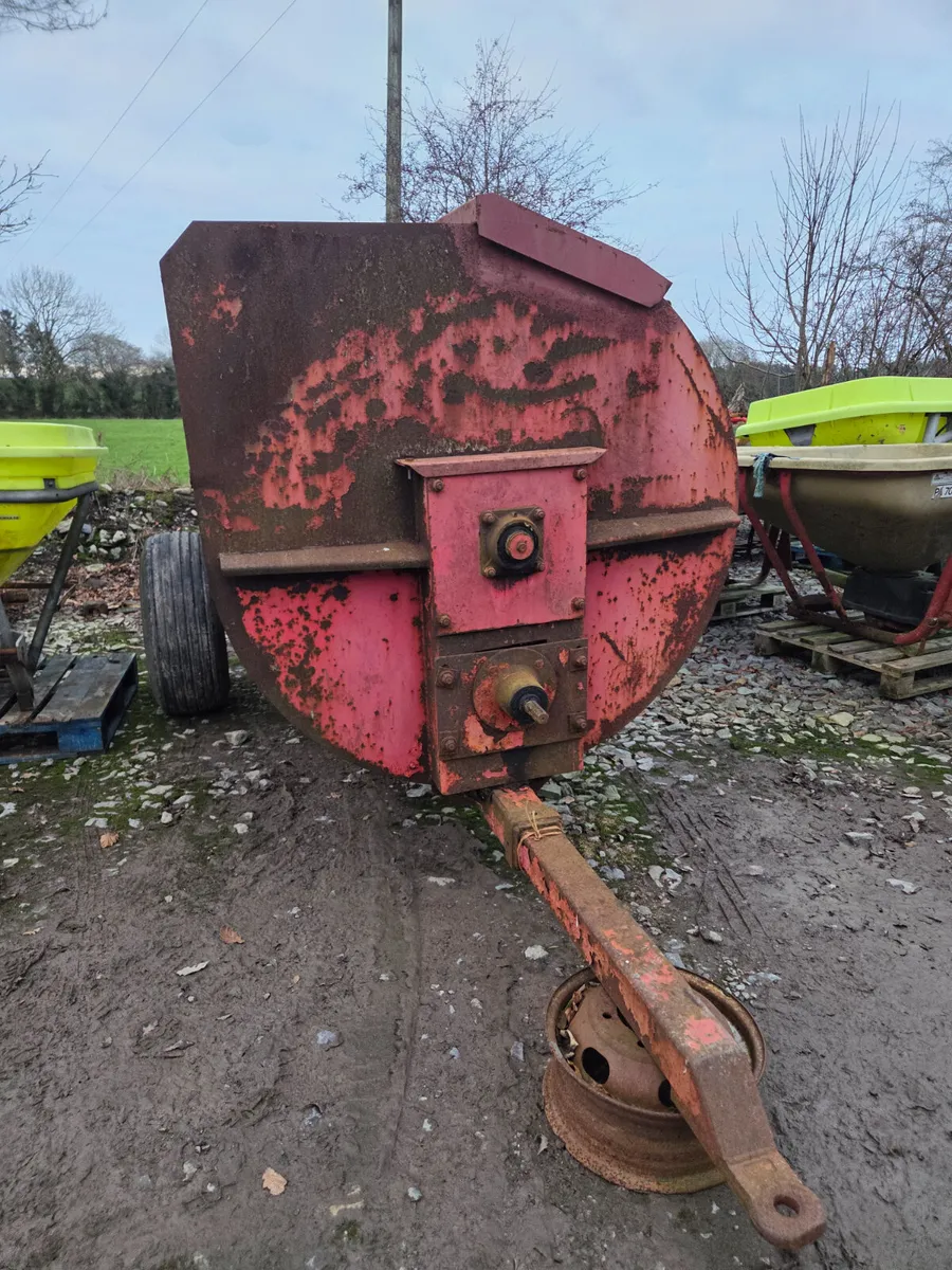 Conor 6 Cubic yard Side Spreader - Image 1