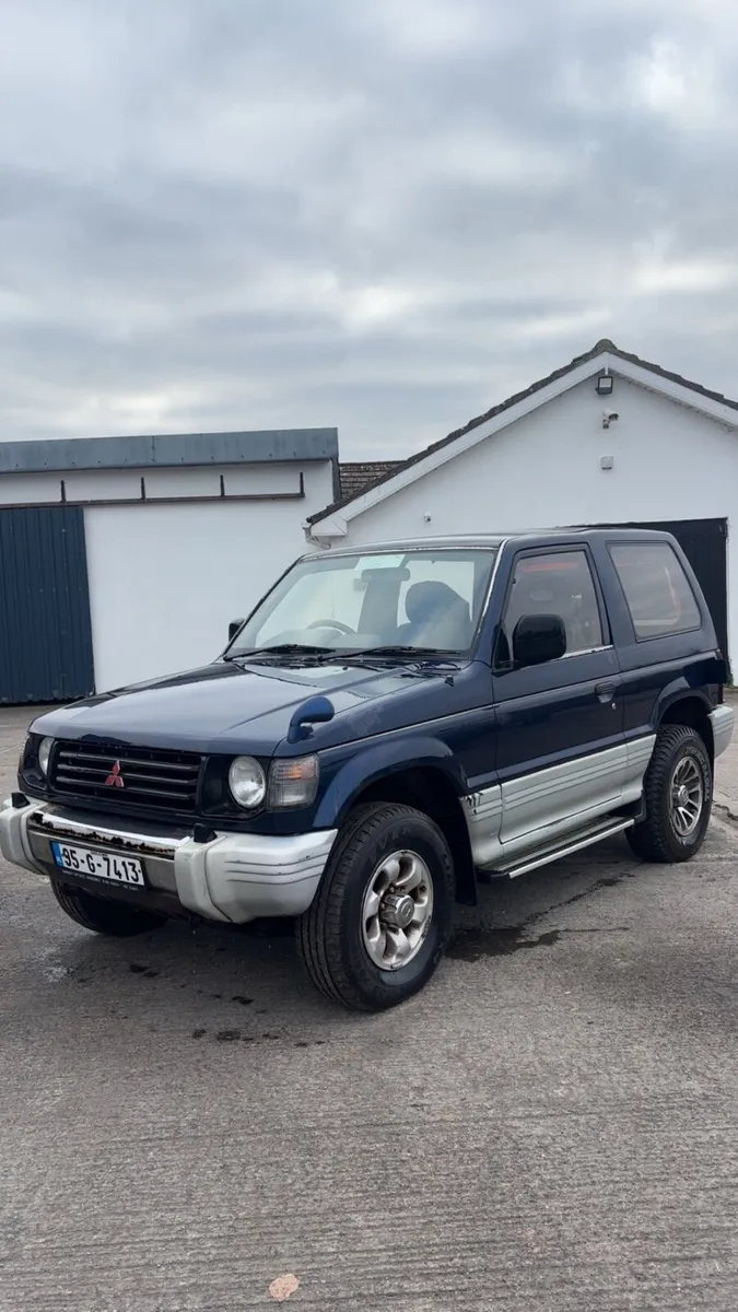 Mitsubishi Pajero - Image 1