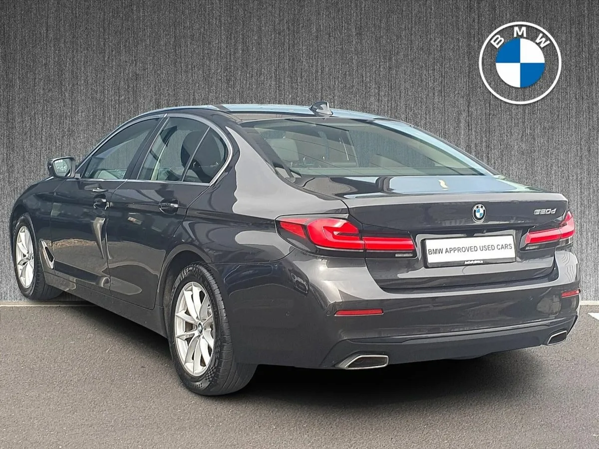BMW 5-Series 520d SE Saloon - Image 3