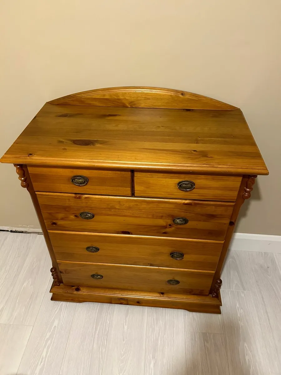 Bedroom Furniture matching set - Image 3