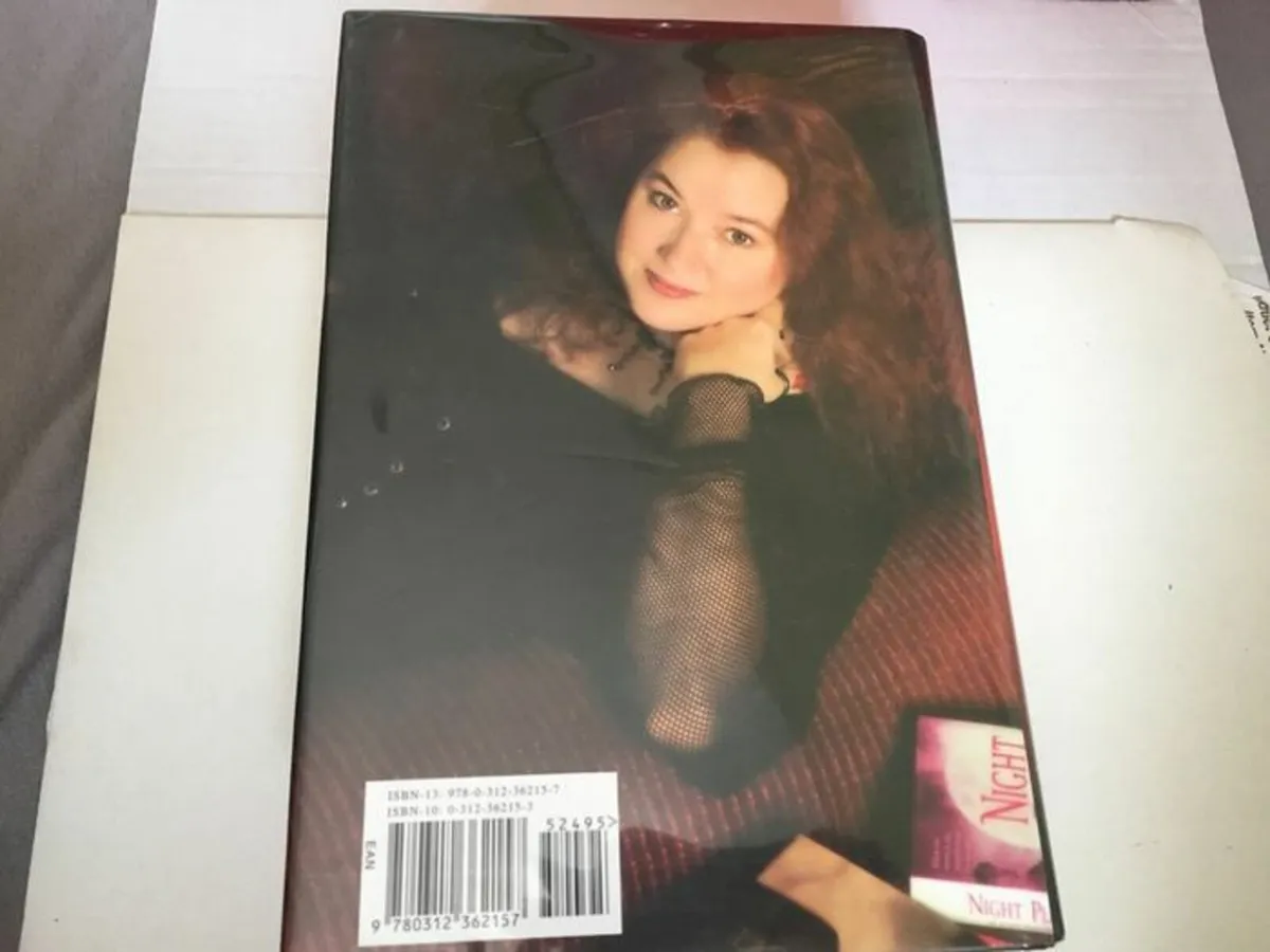 Sherrilyn Kenyon - Acheron. A Dark Hunter Novel. - Image 3