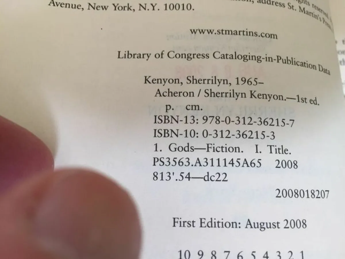 Sherrilyn Kenyon - Acheron. A Dark Hunter Novel. - Image 4