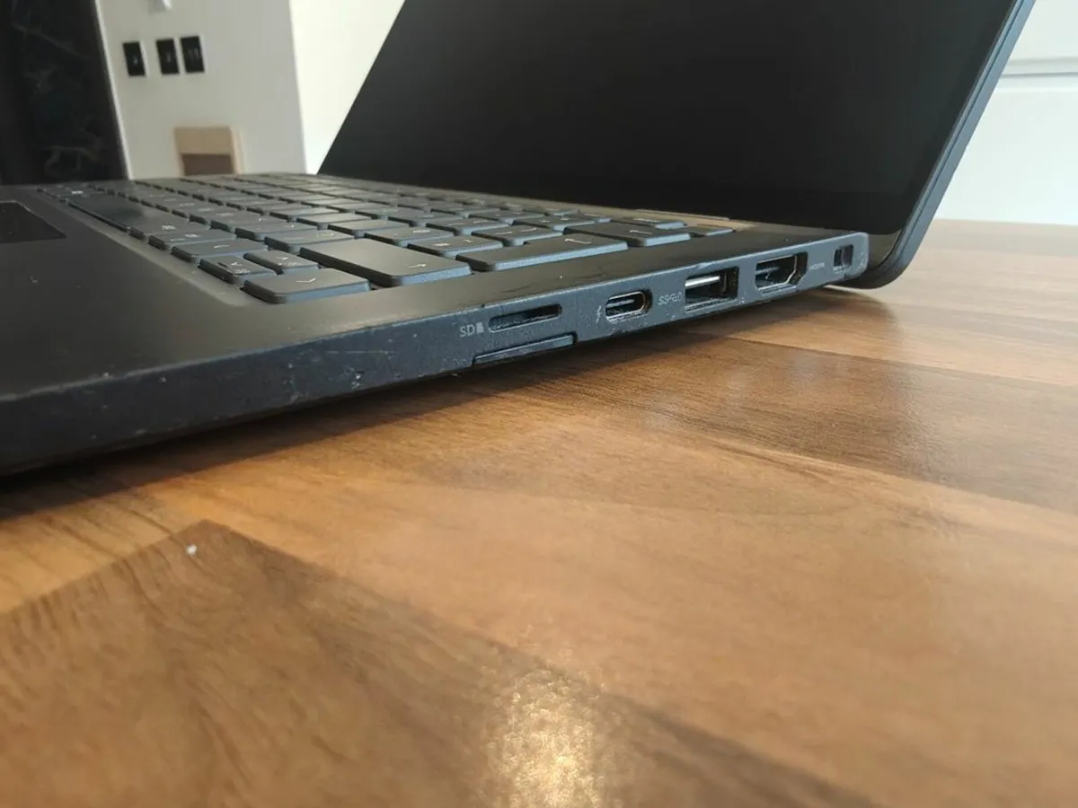 Dell Latitude 7420 2in1 Laptop | i7 vPro | 16GB | - Image 4