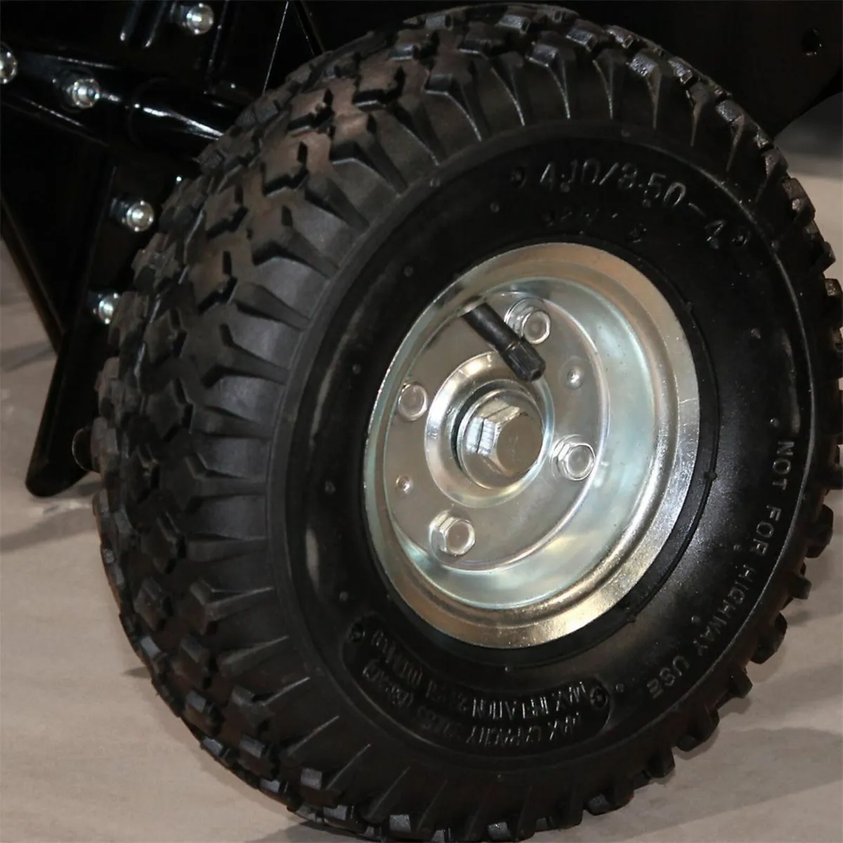 Lawn aerator for tractor Lawnmower Free Delivery - Image 3