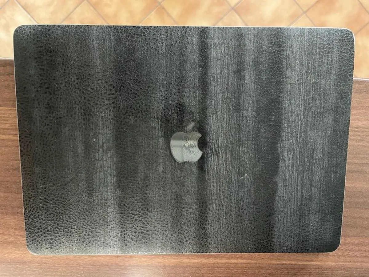 macbook pro 4 thunderbolt ports, mid 2017 - Image 1