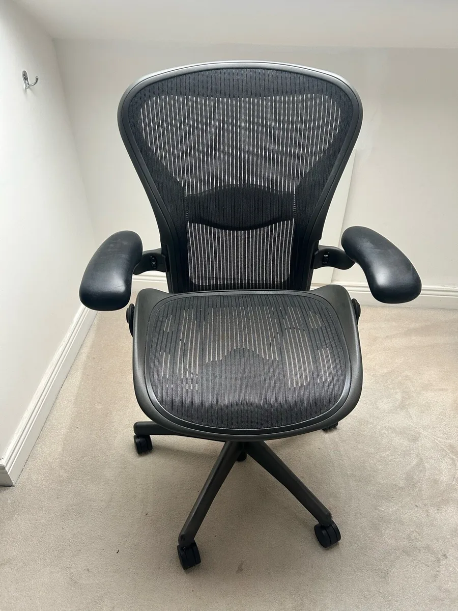 Herman Miller Aeron Size B - Image 1