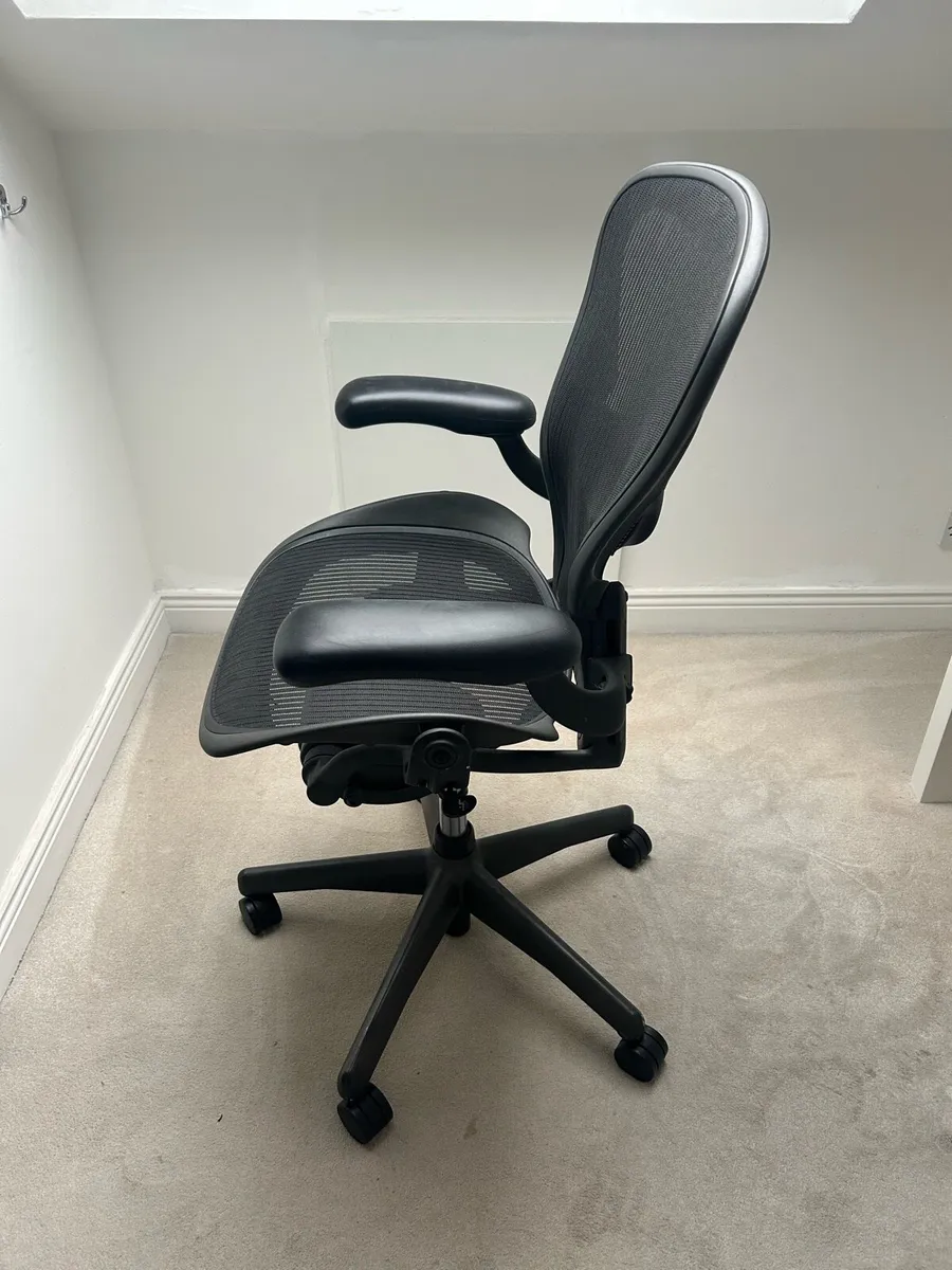 Herman Miller Aeron Size B - Image 2