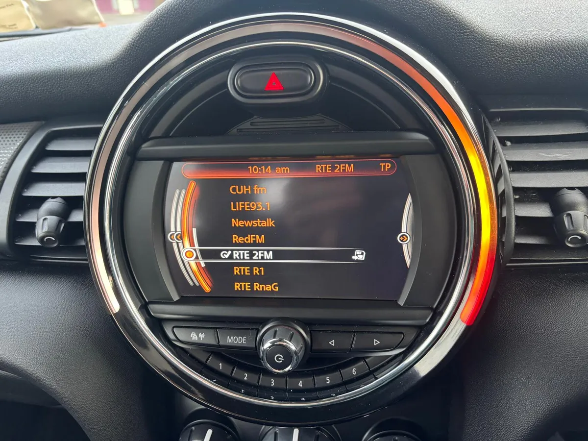 Mini Cooper 2018  PETROL  LOW  MILEAGE - Image 4