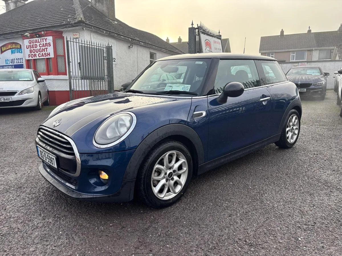 Mini Cooper 2018  PETROL  LOW  MILEAGE - Image 2