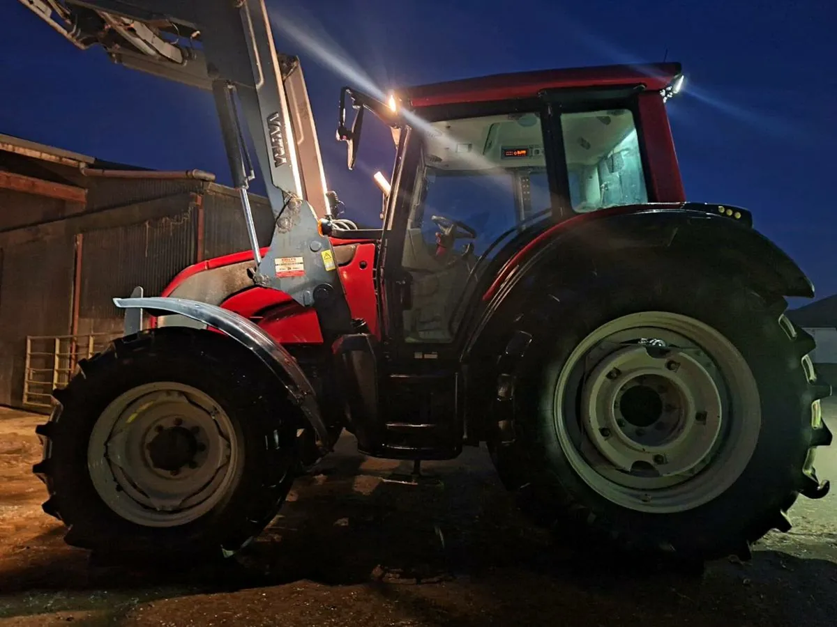 Valtra N91 with loader - Image 1
