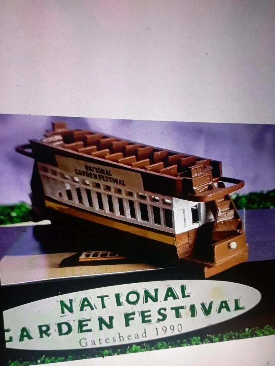 VINTAGE LIMITED EDITION METAL GATESHEAD  TRAM - Image 3