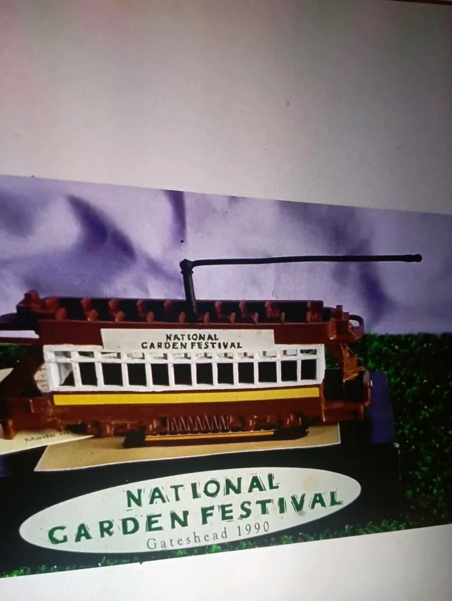 VINTAGE LIMITED EDITION METAL GATESHEAD  TRAM - Image 1