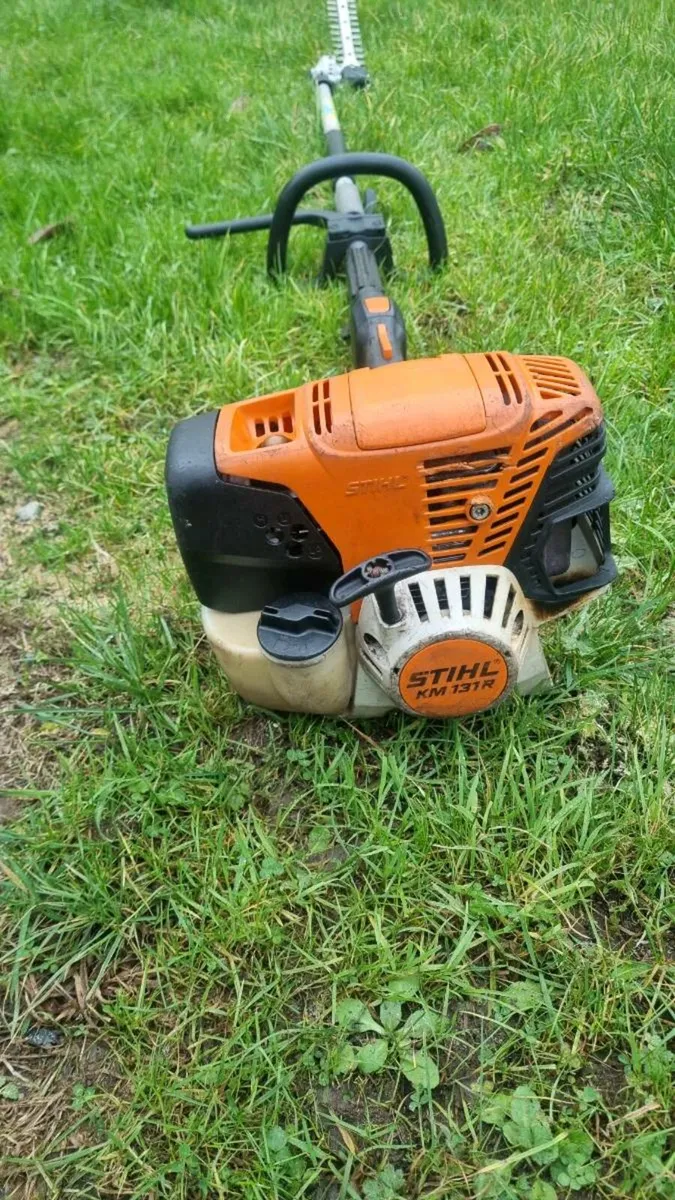 Stihl km131r long reach hedge trimmer - Image 2