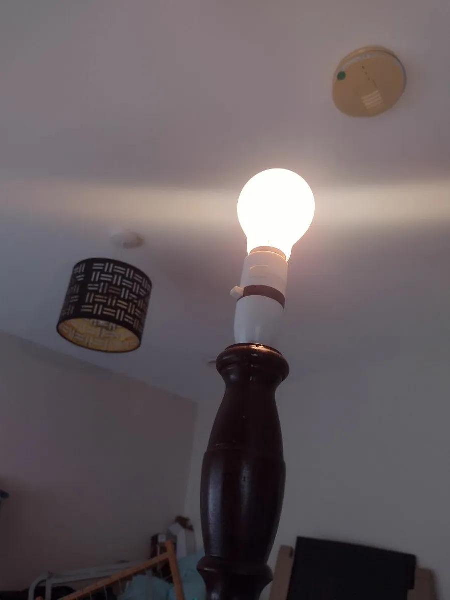 Tall antique wooden floor lamp - Image 4