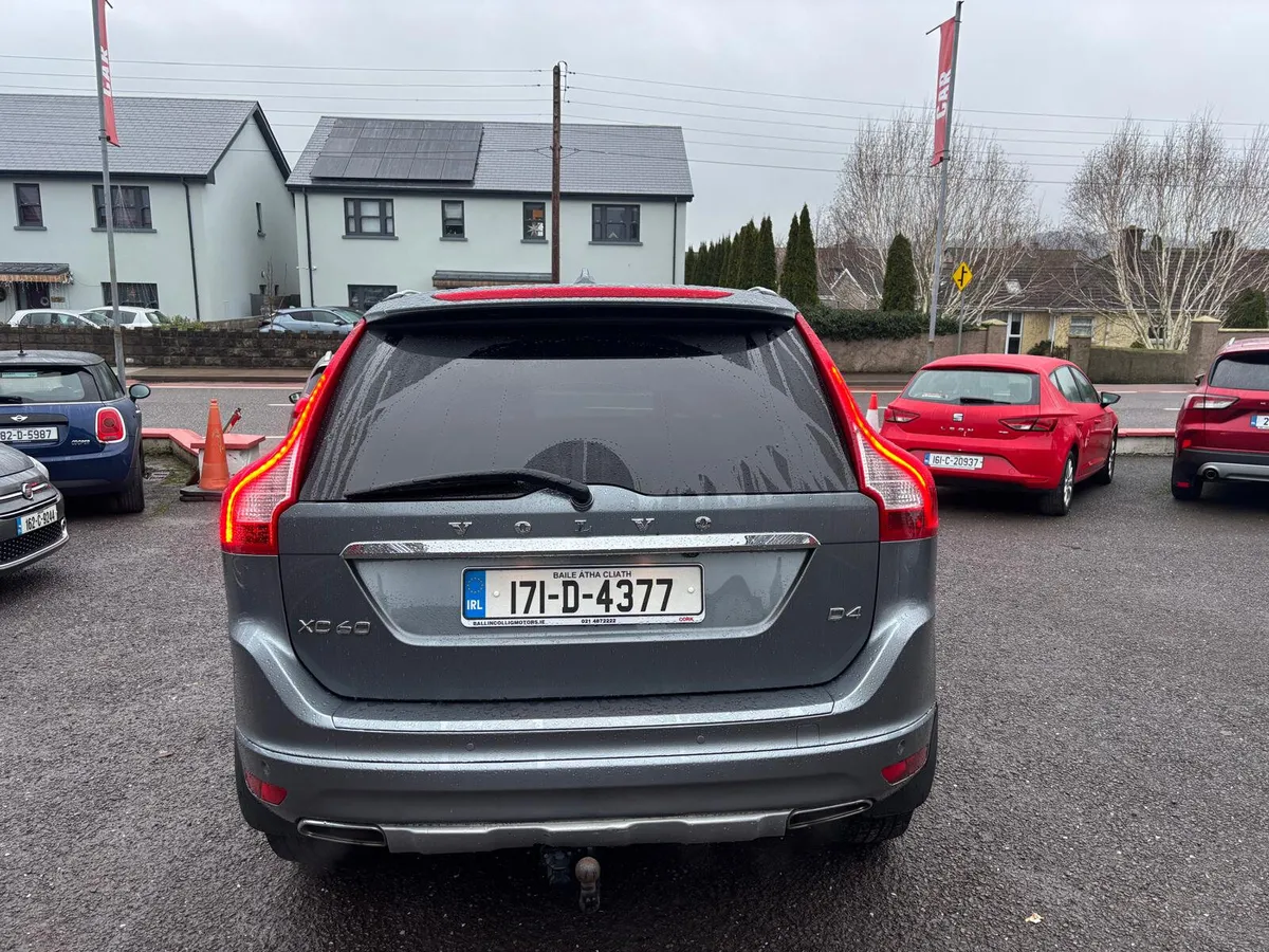 Volvo XC60 2017  SE LUX  STUNNING  SUV  AUTOMATIC - Image 4