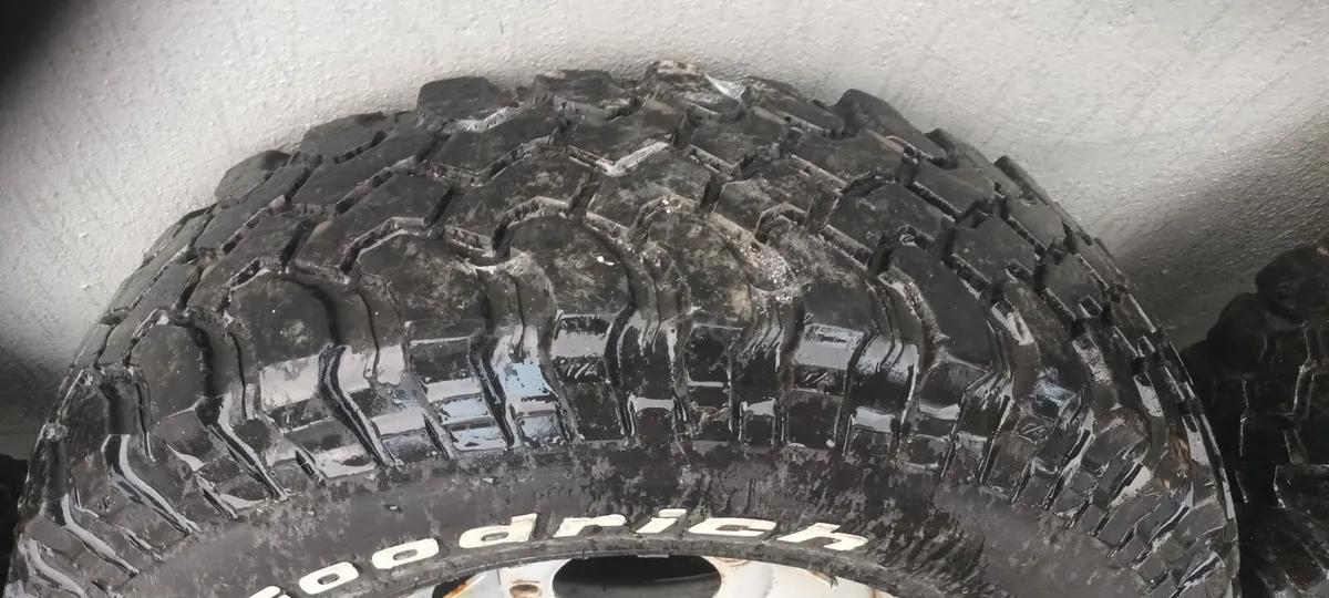 Landrover defender wheels and parts - Image 3