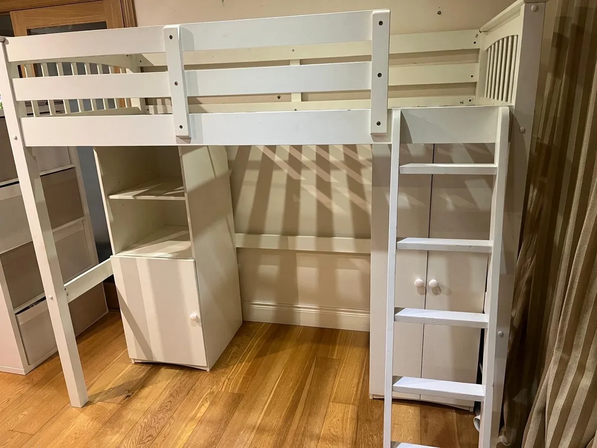 Kids loft bed - Image 1