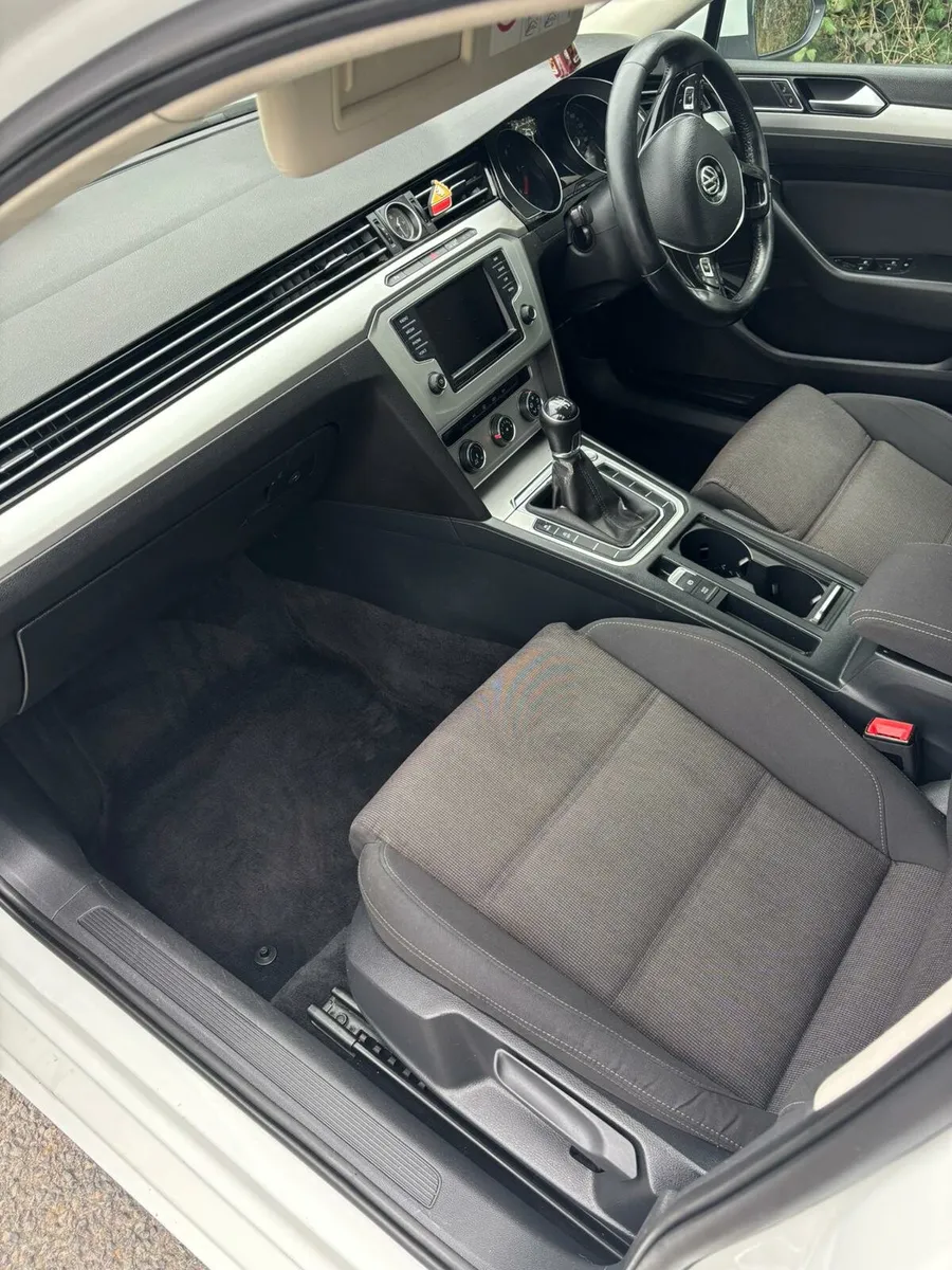 2015 Volswagen Passat tdi Buisness Addition - Image 3