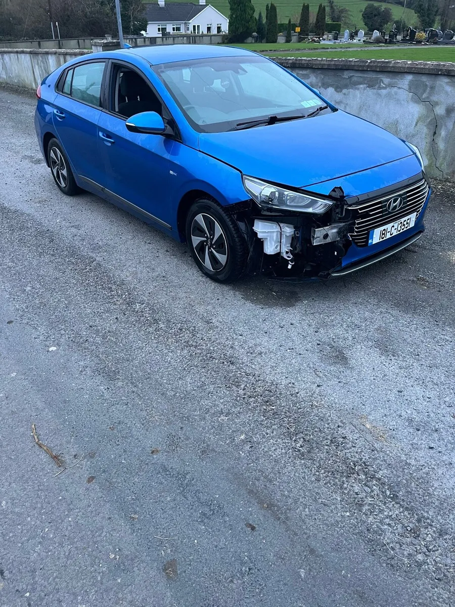 2018 Hyundai ioniq hybrid - Image 1