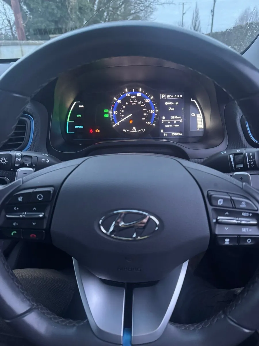 2018 Hyundai ioniq hybrid - Image 3