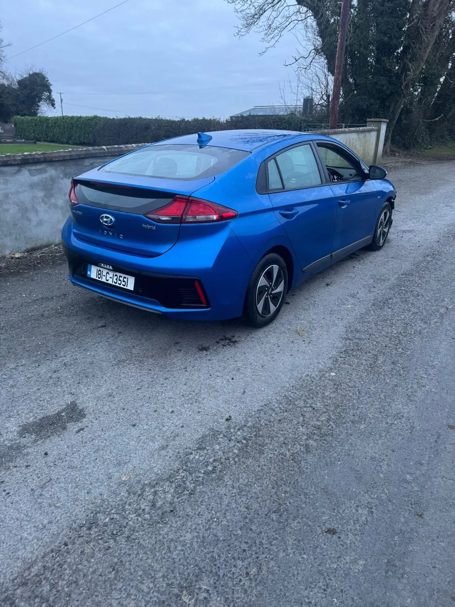 2018 Hyundai ioniq hybrid - Image 4