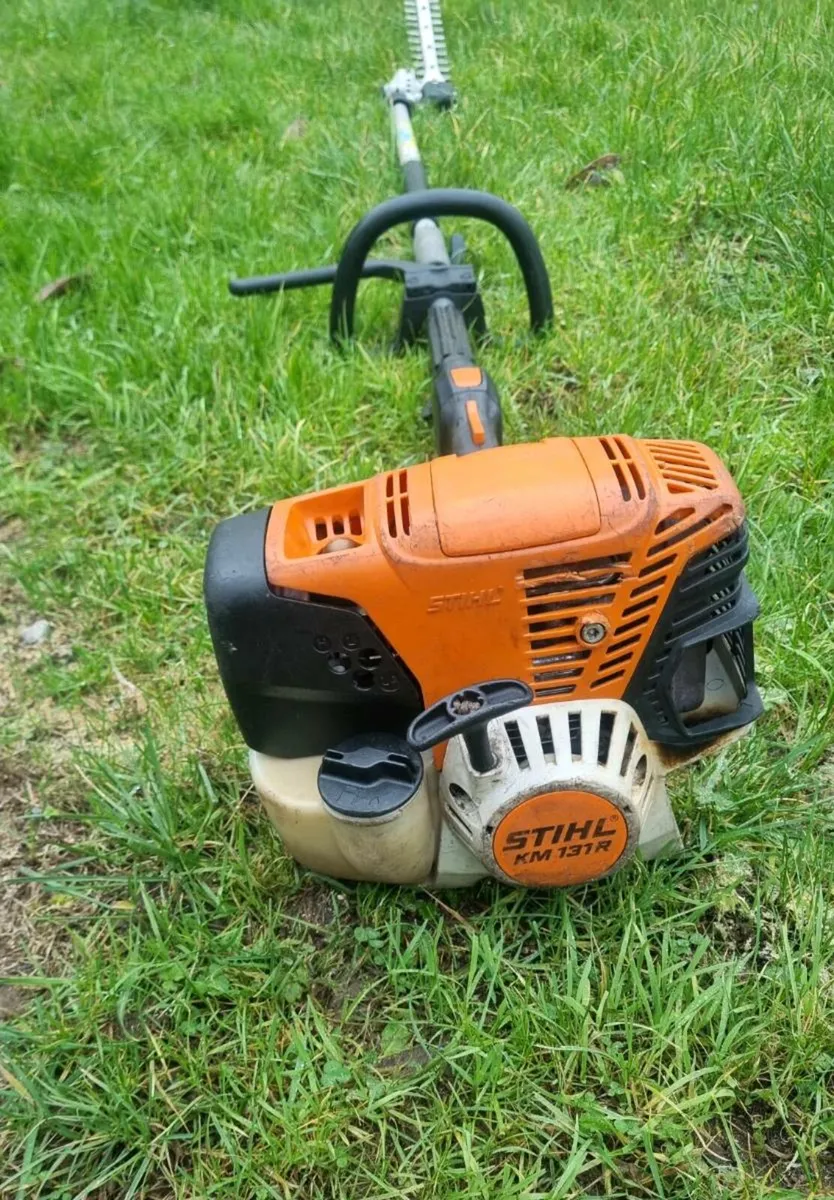 Stihl km131r long reach hedge trimmer - Image 1