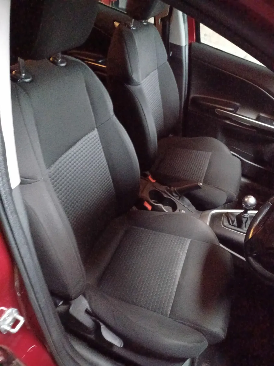 Alfa Romeo Giulietta 2012  Seats - Image 1