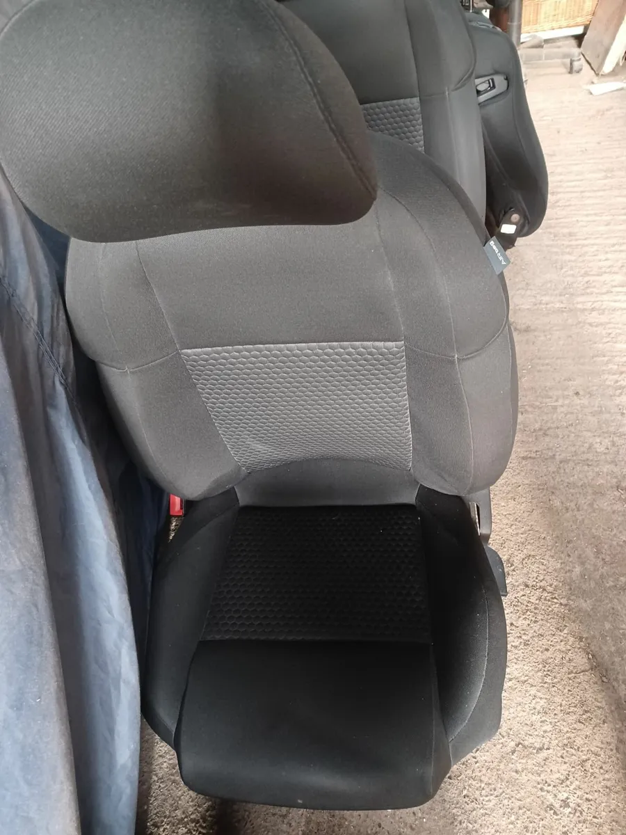 Alfa Romeo Giulietta 2012  Seats - Image 3