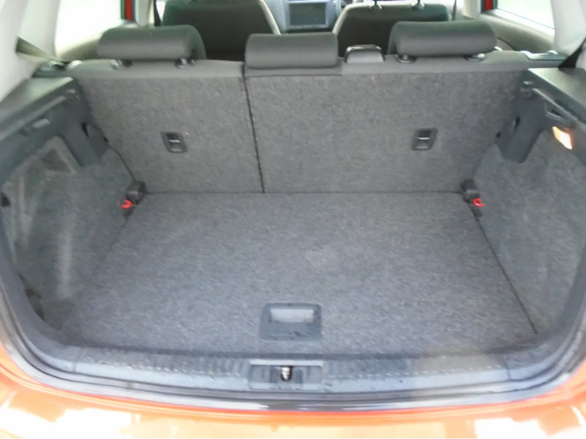 Volkswagen Polo DBA-6RCBZ 5DR AUTO - Image 4