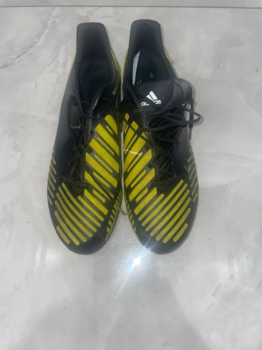 Football boots - Image 1
