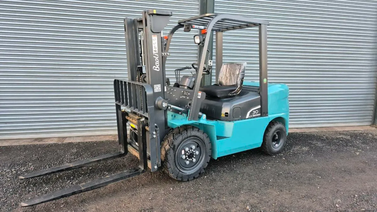 FORKLIFT - Image 1