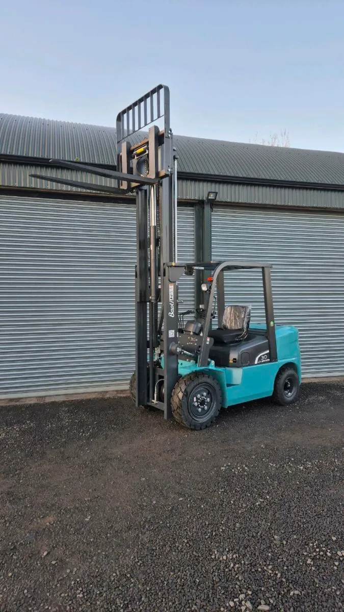 FORKLIFT - Image 3