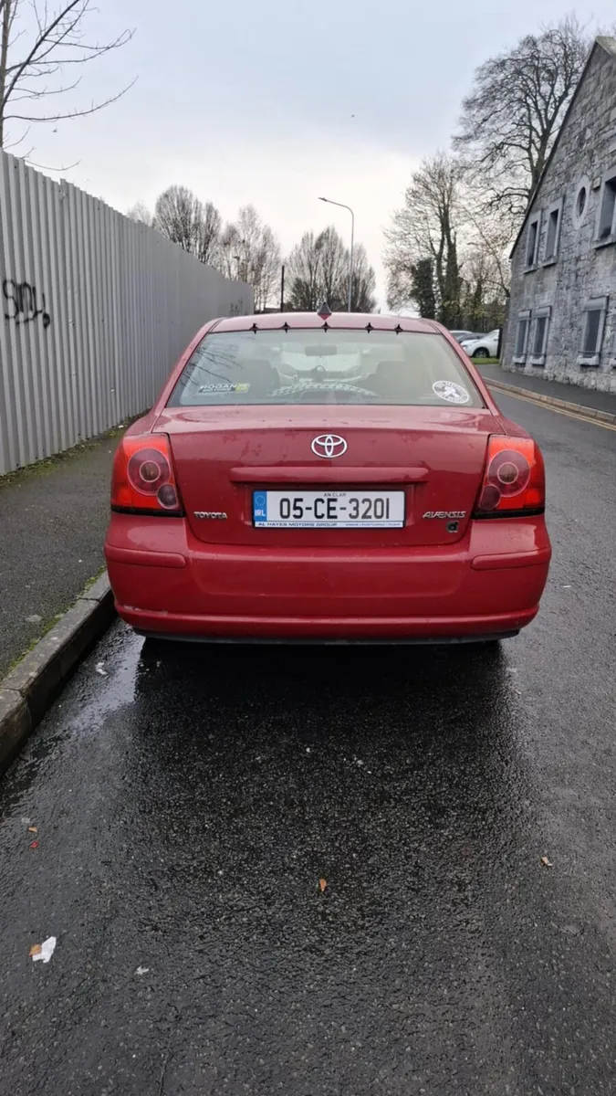 Toyota avensis 2005 - Image 2