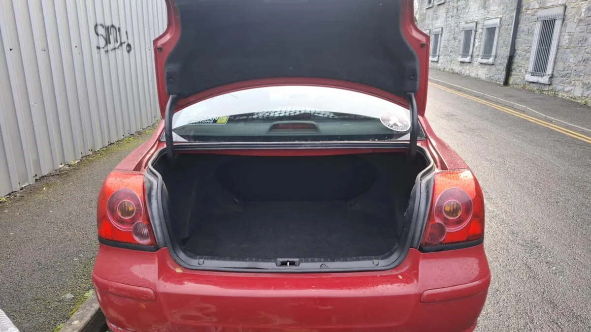 Toyota avensis 2005 - Image 3