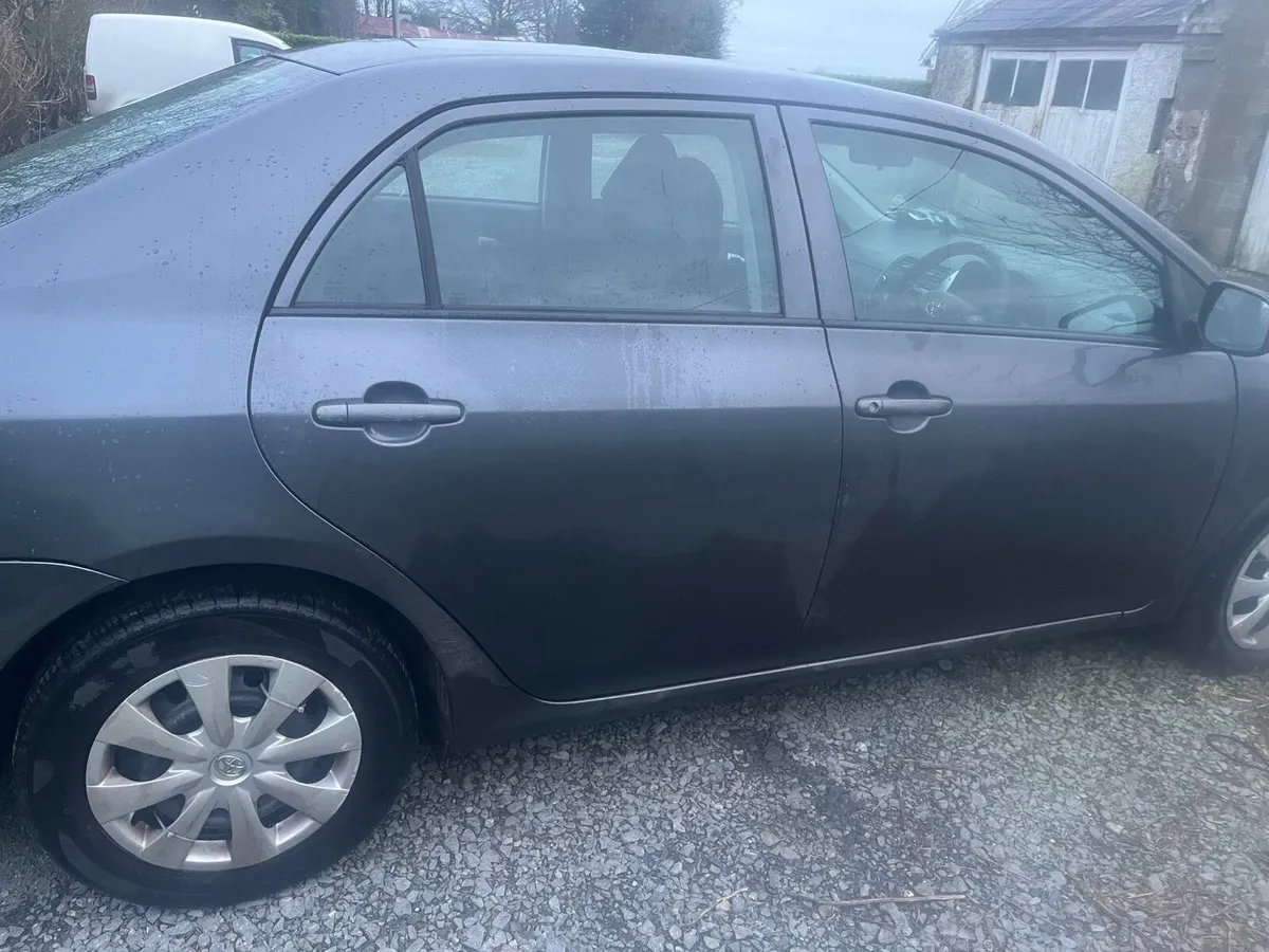 Toyota Corolla - Image 4