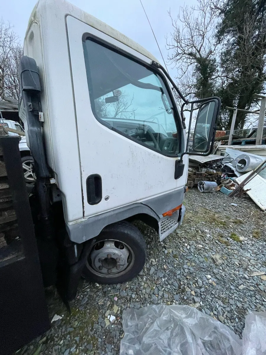 Mitsubishi Canter 2.8L 1998 - Image 3