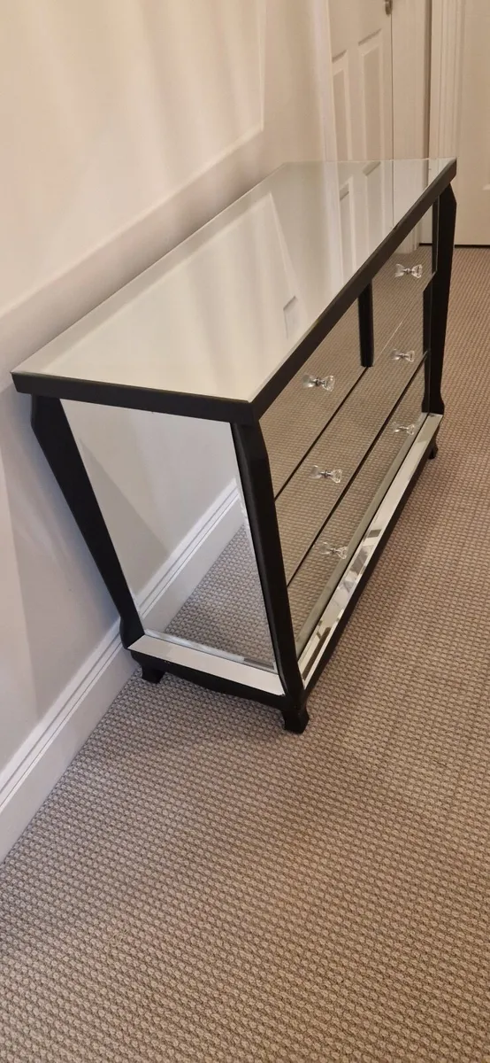 Chest of drawers - Image 2