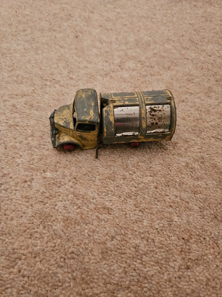 Dinky 1960's Refuse Bin Lorry - Image 1