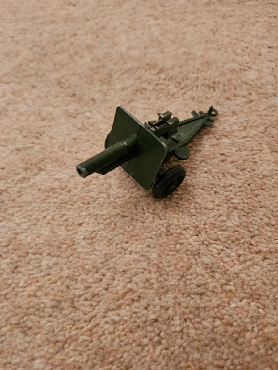 Britain's Lonestar Artillery Piece - Image 1