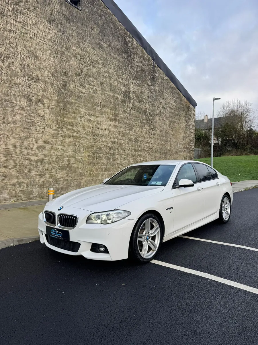 BMW 5-Series 2016 - Image 2