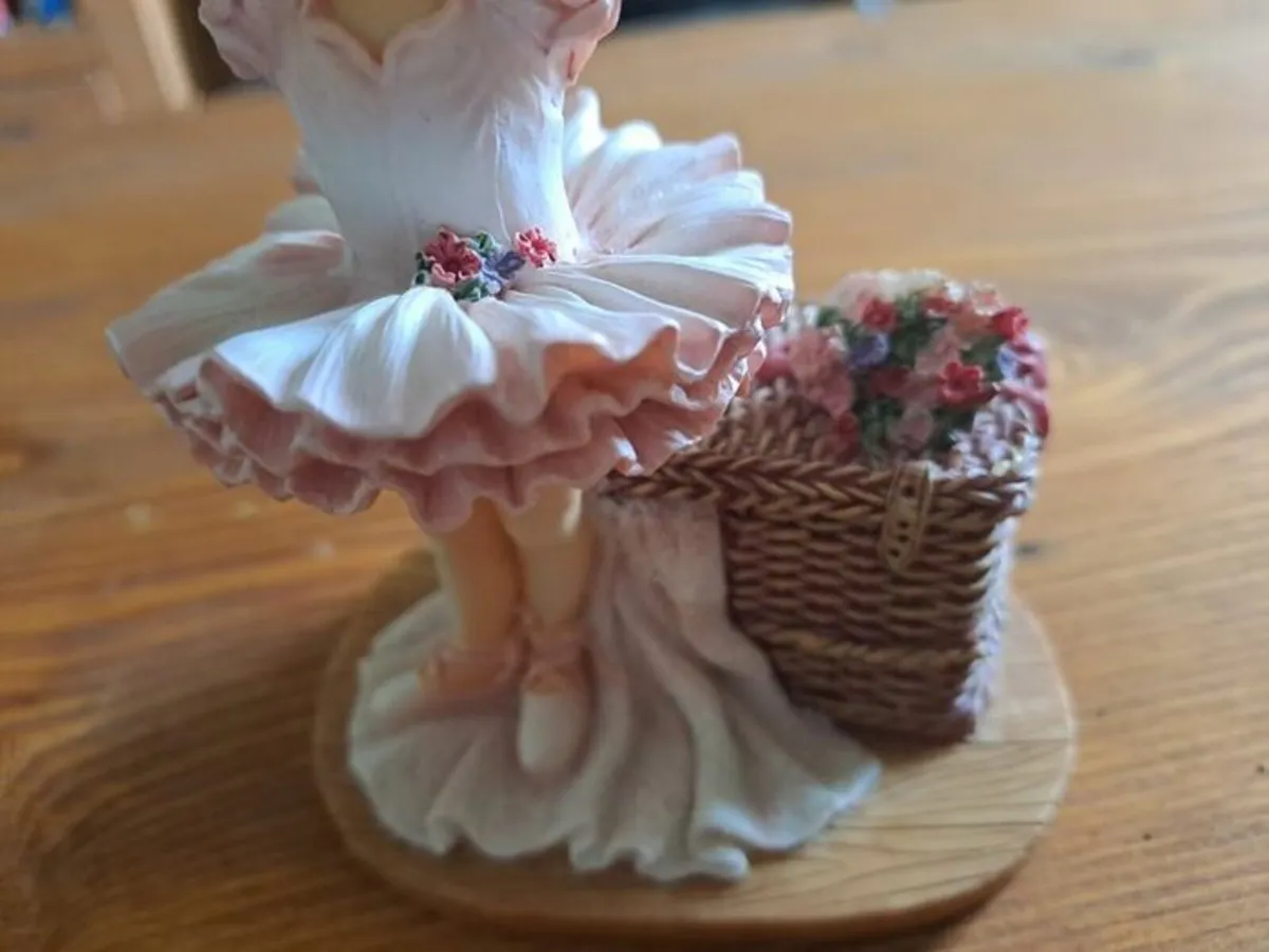 Vintage Rosie by Christine Haworth - Image 2