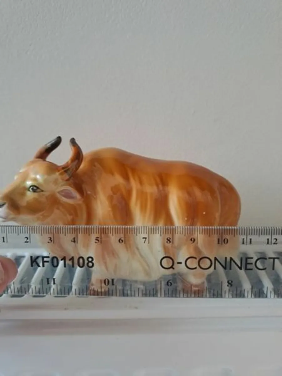 Porcelain cow or yak figurine - Image 3