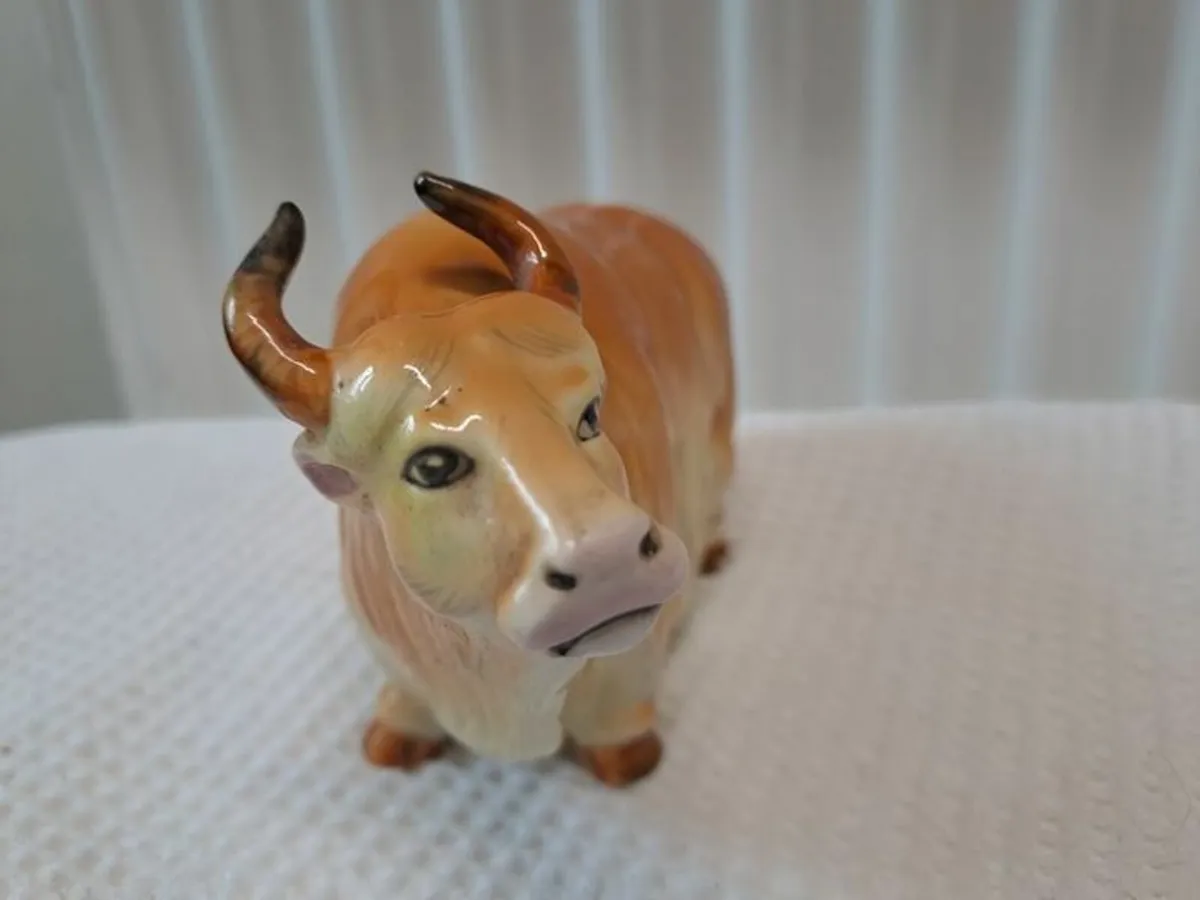 Porcelain cow or yak figurine - Image 4