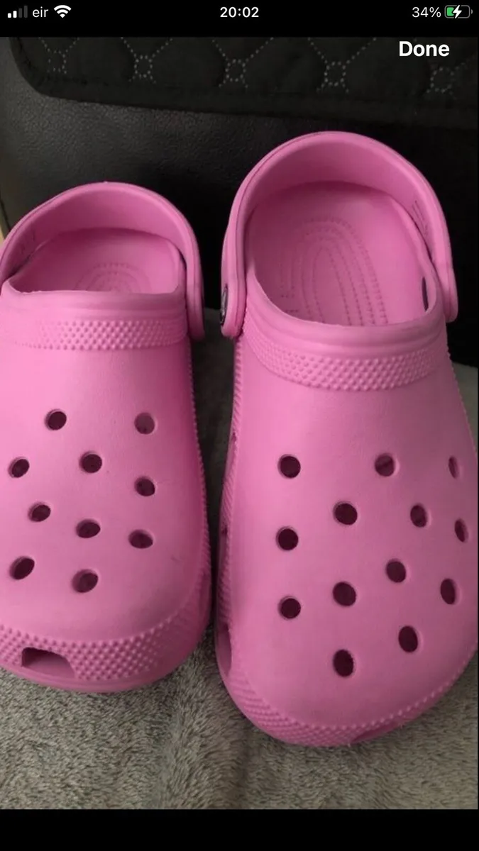 Ladies crocs size 4 €20 - Image 1