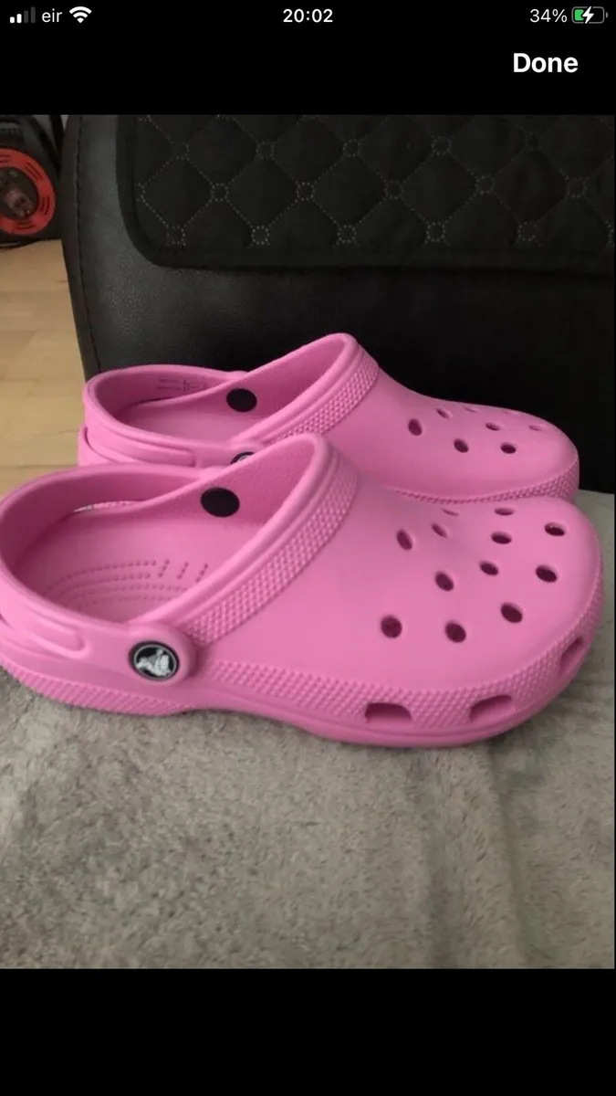 Ladies crocs size 4 €20 - Image 2