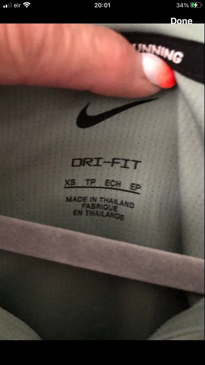 Ladies Nike sweater size XS €10 - Image 3