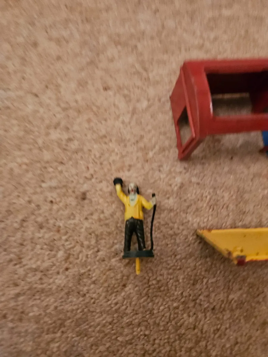 Corgi Chipperfields Circus Trailer + Figure - Image 3